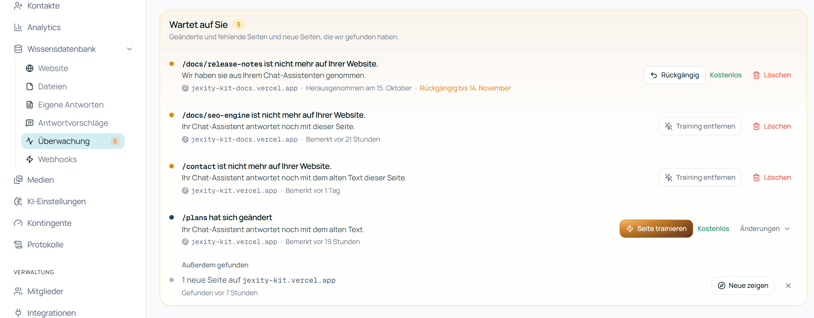 „Wartet auf Sie“ oben auf der Seite Überwachung: eine Seite, die aus dem Chat-Assistenten genommen wurde, mit Rückgängig und Löschen, und dieselbe Zahl neben Überwachung in der Seitenleiste